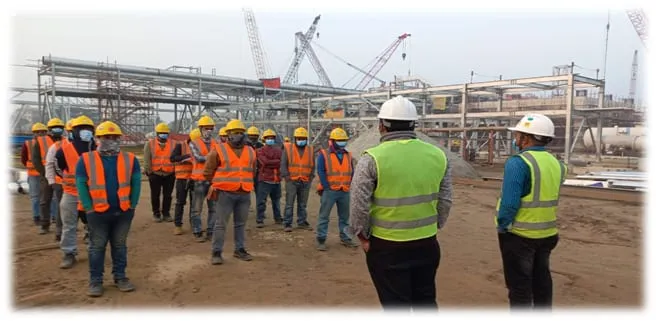 Toolbox talk before shift